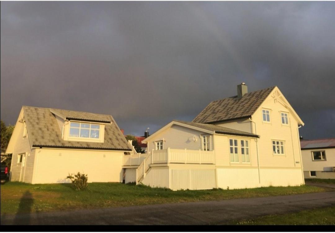 Sentral Studioleilighet Ved Stranden Og Hvalsenter Nb Ma Vaskes Etter Endt Leie Eller Betale Rengjoringshjelpen 500 Kr Andenes Buitenkant foto